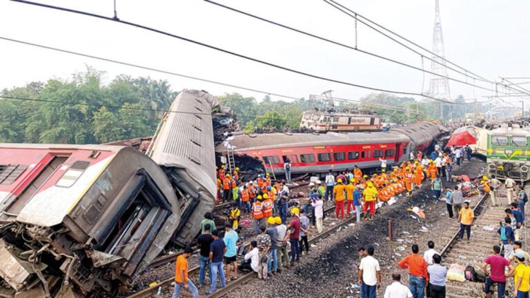 Katliam gibi tren kazası: 288 ölü 900 yaralı