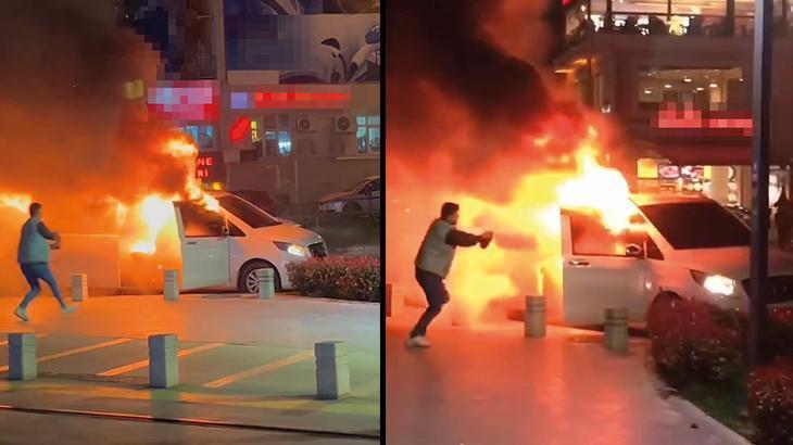 Bursa’da park halindeki servis alev alev yandı