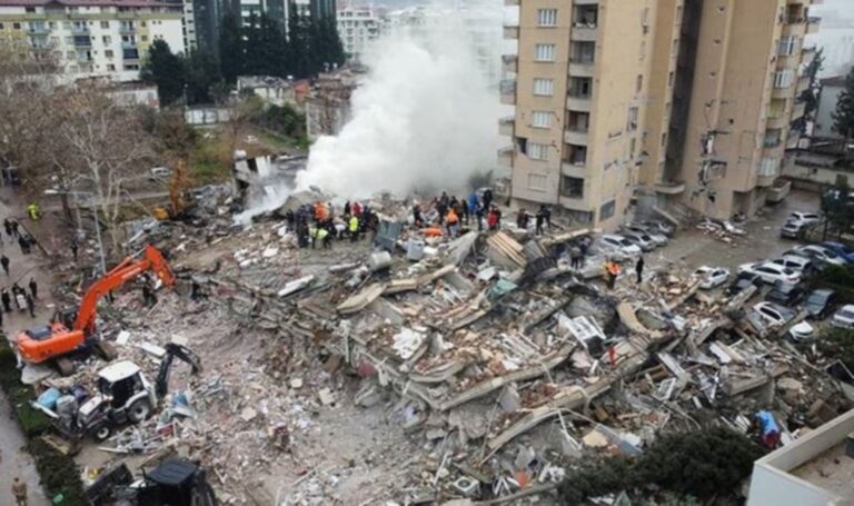Depremde en büyük felaketi yaşayan Hatay’da yeniden yapılanma tartışmalarla başlıyor: Çarşıda yıkım korkusu